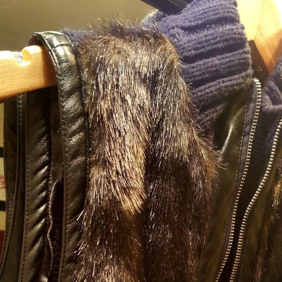 NWOT Gorgeous Cejon black faux fur & knit vest! 💕 - Picture 3 of 8